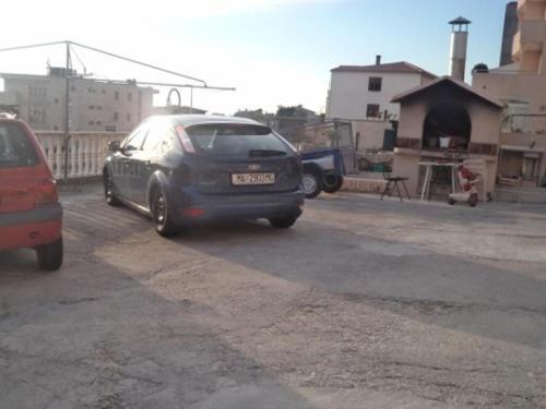 Hostal Apartments And Rooms With Parking Space Makarska - 13979