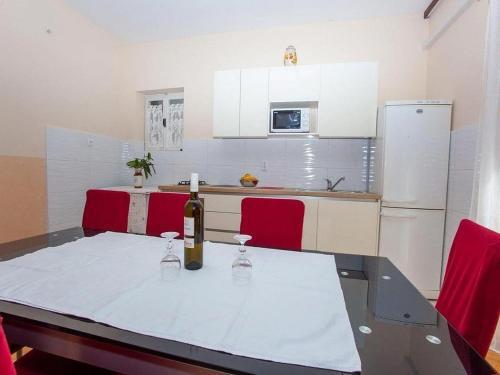 Apartments In Makarska 36280