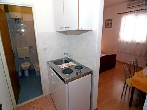 Apartments In Makarska 36280