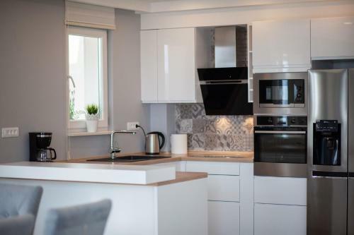 Villa Ctma242/ Modern New Holiday House With Heated Private Pool