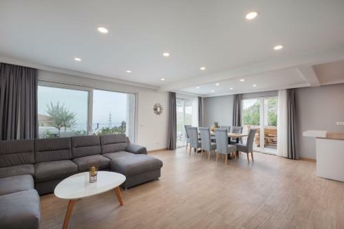 Villa Ctma242/ Modern New Holiday House With Heated Private Pool