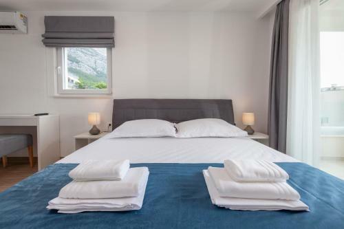 Villa Ctma242/ Modern New Holiday House With Heated Private Pool