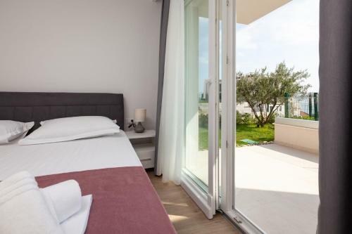 Villa Ctma242/ Modern New Holiday House With Heated Private Pool