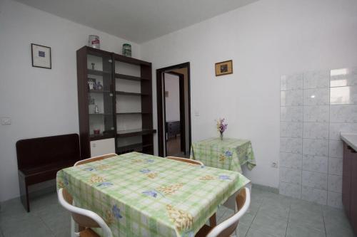 Apartment Makarska 16161b