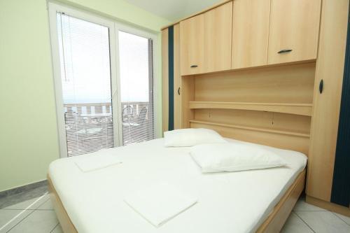 Apartment Makarska 6694b