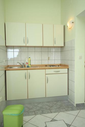 Apartment Makarska 6694b