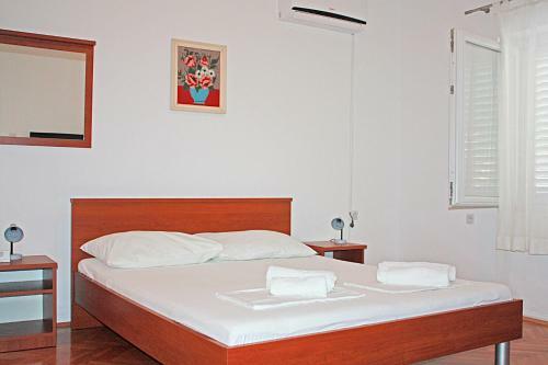 Hostal Bougainvillea Apartments