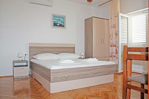Hostal Bougainvillea Apartments