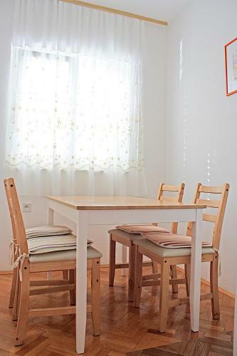 Hostal Bougainvillea Apartments