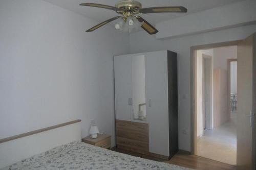 Apartments With Wifi Makarska - 14560