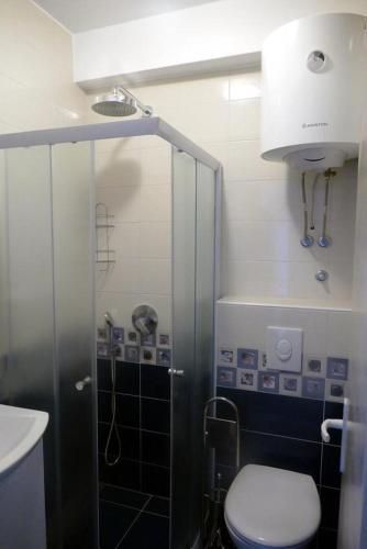 Apartments With Wifi Makarska - 14560