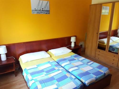 Apartments With A Parking Space Mali Losinj (losinj) - 15858