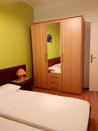 Apartments With A Parking Space Mali Losinj (losinj) - 15858
