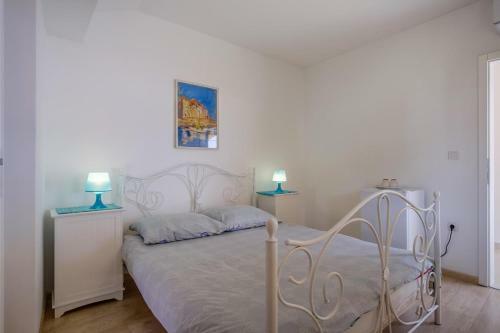 Apartments With A Parking Space Mali Losinj (losinj) - 16019