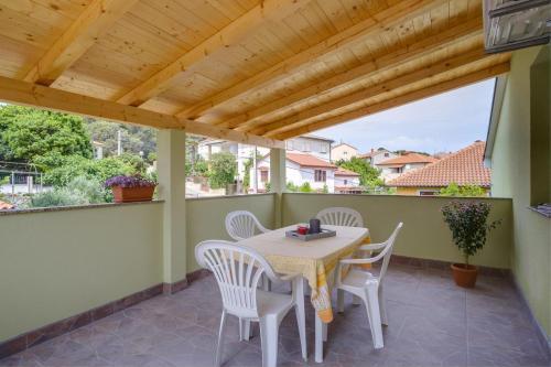 Apartments With A Parking Space Mali Losinj (losinj) - 16019