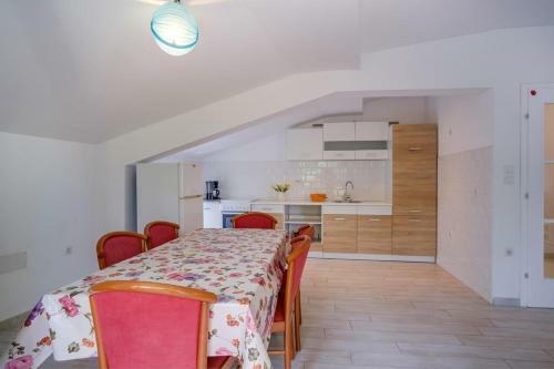 Apartments With A Parking Space Mali Losinj (losinj) - 16019