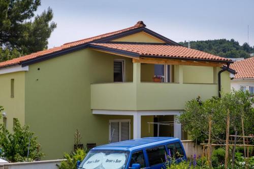 Apartments With A Parking Space Mali Losinj (losinj) - 16019
