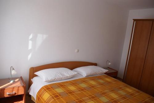 Apartments In Malinska/insel Krk 12794