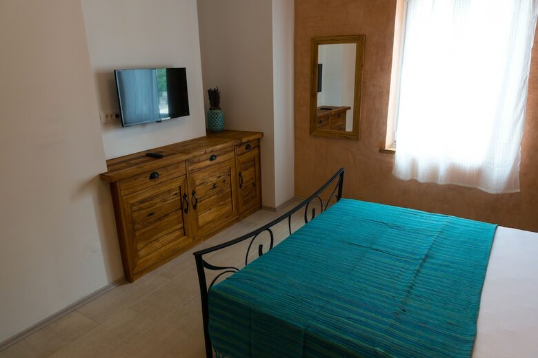 Hostal The House
