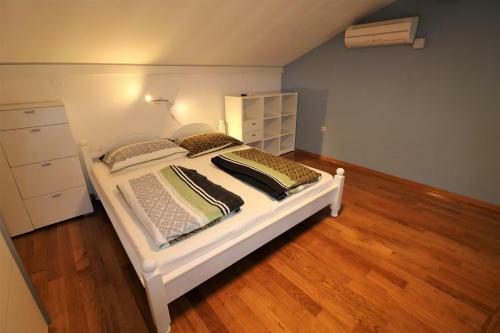 Malinska Center Apartment