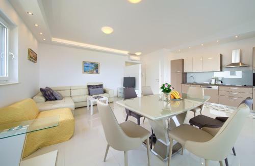 Apartments Hill Lux