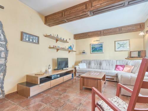 Peaceful Holiday Home In Marcana With A Handmade Fireplace