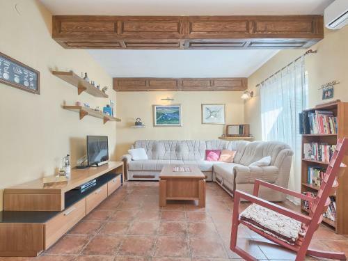 Peaceful Holiday Home In Marcana With A Handmade Fireplace