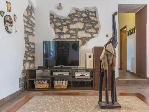 Three-bedroom Apartment In Marcana
