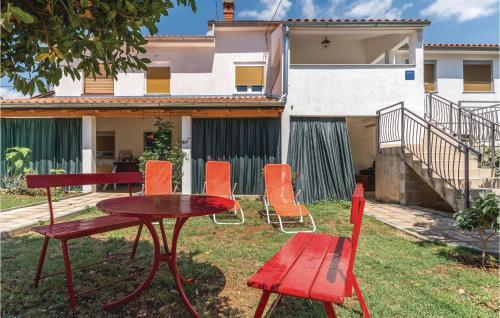 Three-bedroom Apartment In Marcana