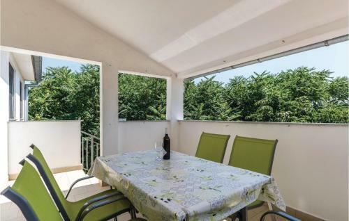 Three-bedroom Apartment In Marcana
