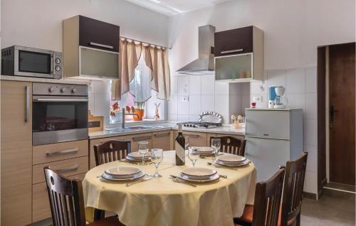 Three-bedroom Apartment In Marcana