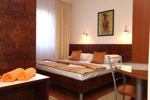 Apartments By The Sea Vinisce (trogir) - 11856