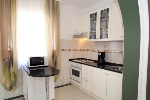 Apartments By The Sea Vinisce (trogir) - 11856