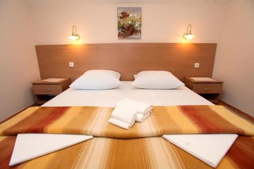 Apartments By The Sea Vinisce (trogir) - 11856