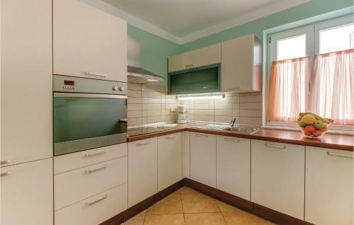 Two-bedroom Apartment In Martinscica
