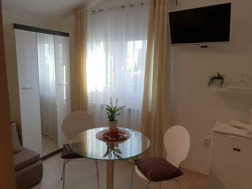 Hostal Apartments & Rooms Petra