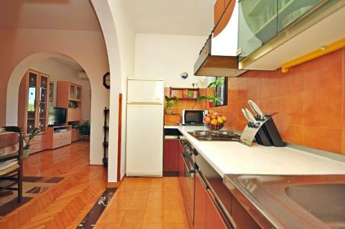 Hostal Apartments And Room Jadranka