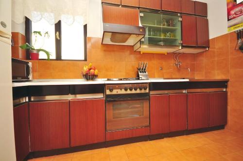 Hostal Apartments And Room Jadranka