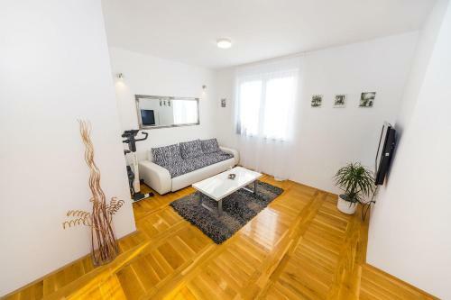 Apartment Haja