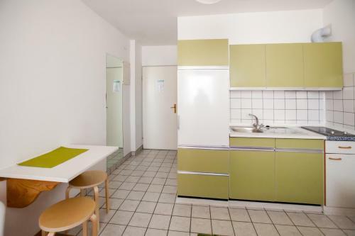 Hostal Friendly People's Guest House