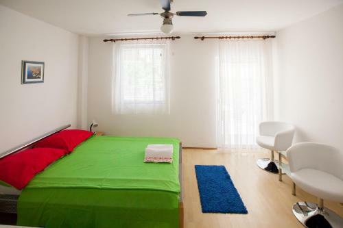 Hostal Friendly People's Guest House