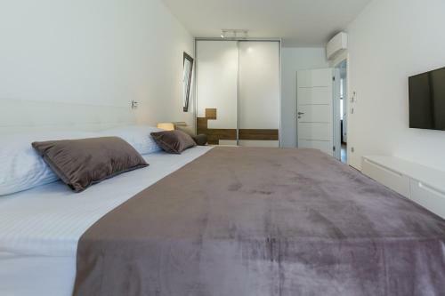 Luxury Apartment Olea With Jacuzzi & Pool