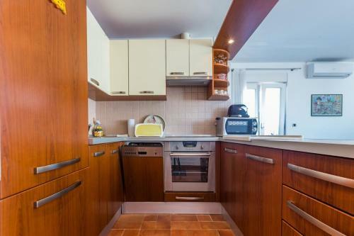 Adriano 2br Apartment With Terrace