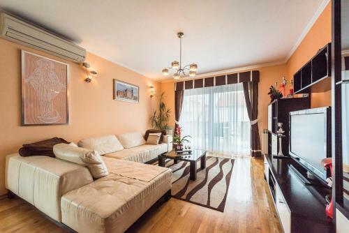 Kristina Apartments
