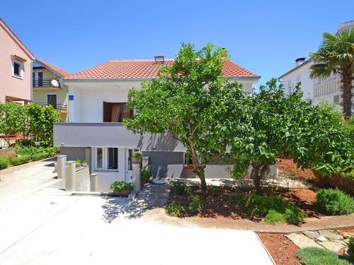 Apartment Mi�i�