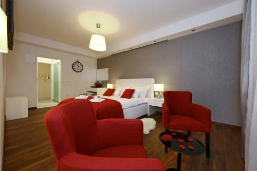 Hostal Lipotica Luxury Accommodation