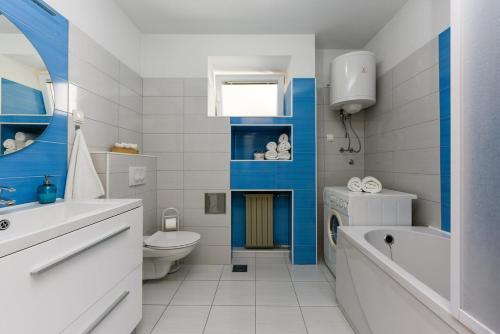 Apartments With Wifi Zadar - 15722