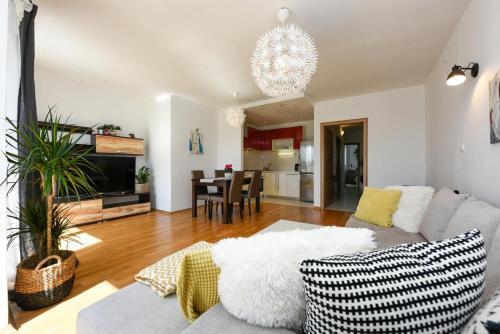 Apartments With Wifi Zadar - 15722