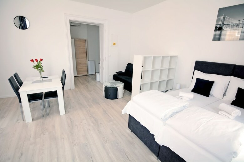 Hostal Virtus Apartments And Rooms