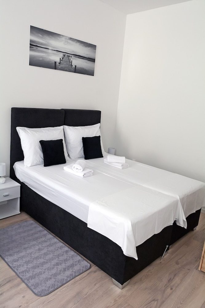 Hostal Virtus Apartments And Rooms